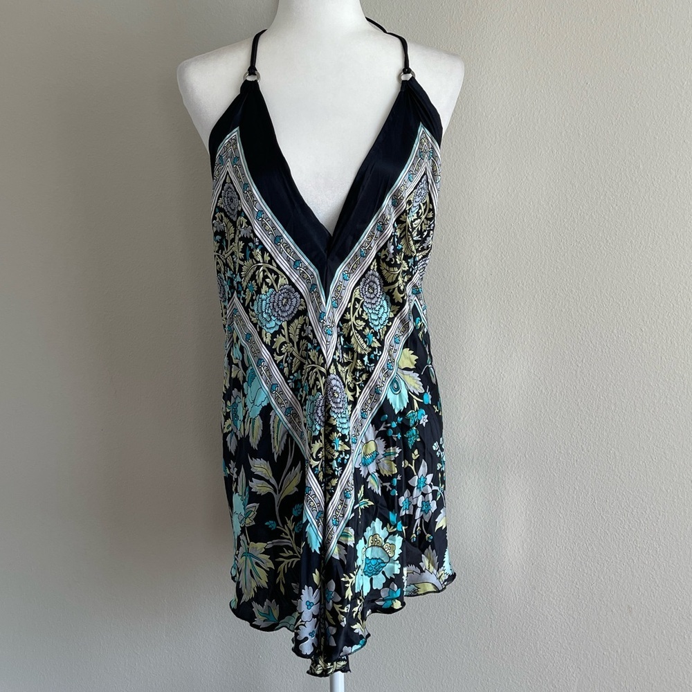 Jovani Designs Chic Black Floral Blouse